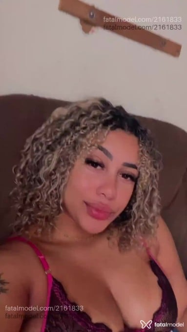 Acompanhante mulher loira (o) de olhos castanhos em Barão de Cocais - Dalila