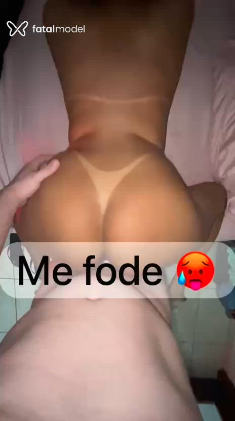 Acompanhante mulher com cabelo castanho de olhos castanhos - Bianca Peitaoo