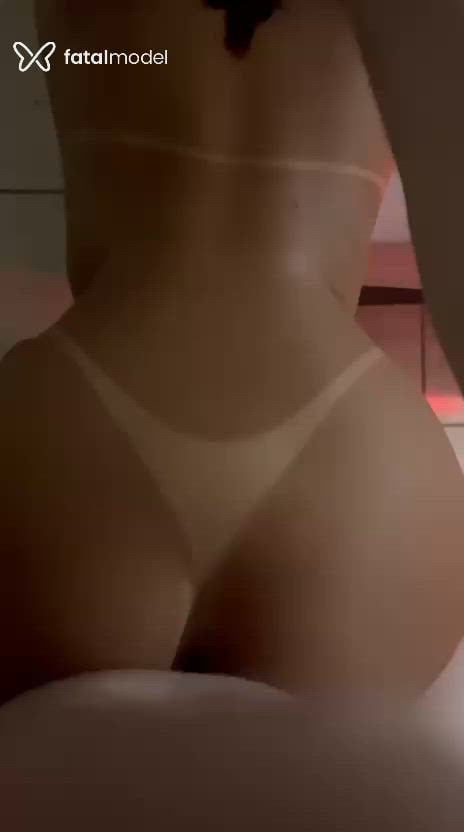 Acompanhante mulher com cabelo castanho de olhos castanhos - Bianca Peitaoo