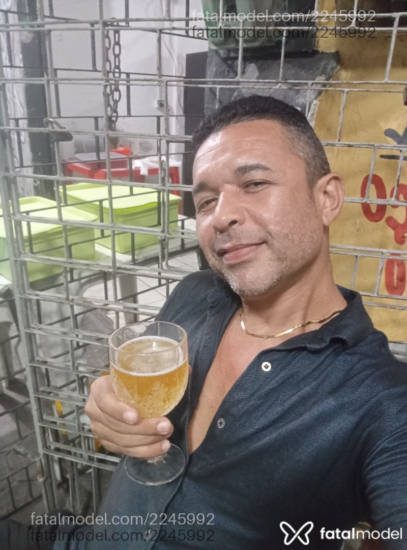 Acompanhante homem morena (o) de olhos castanhos em Fortaleza - Maximus