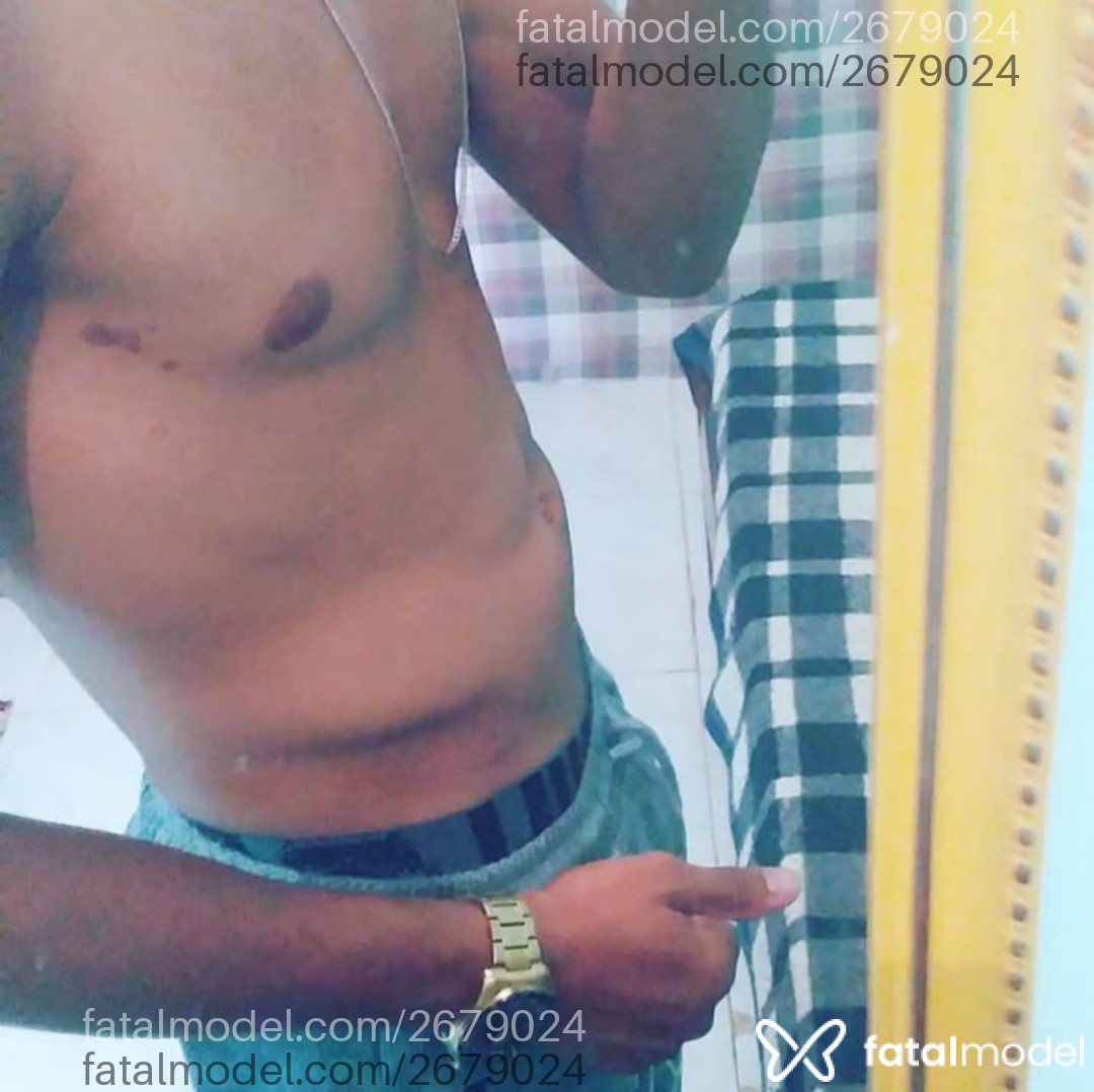 Acompanhante homem morena (o) de olhos castanhos em Santana de Parnaíba Acompanhante homem morena (o) de olhos castanhos em Santana de Parnaíba - Preto