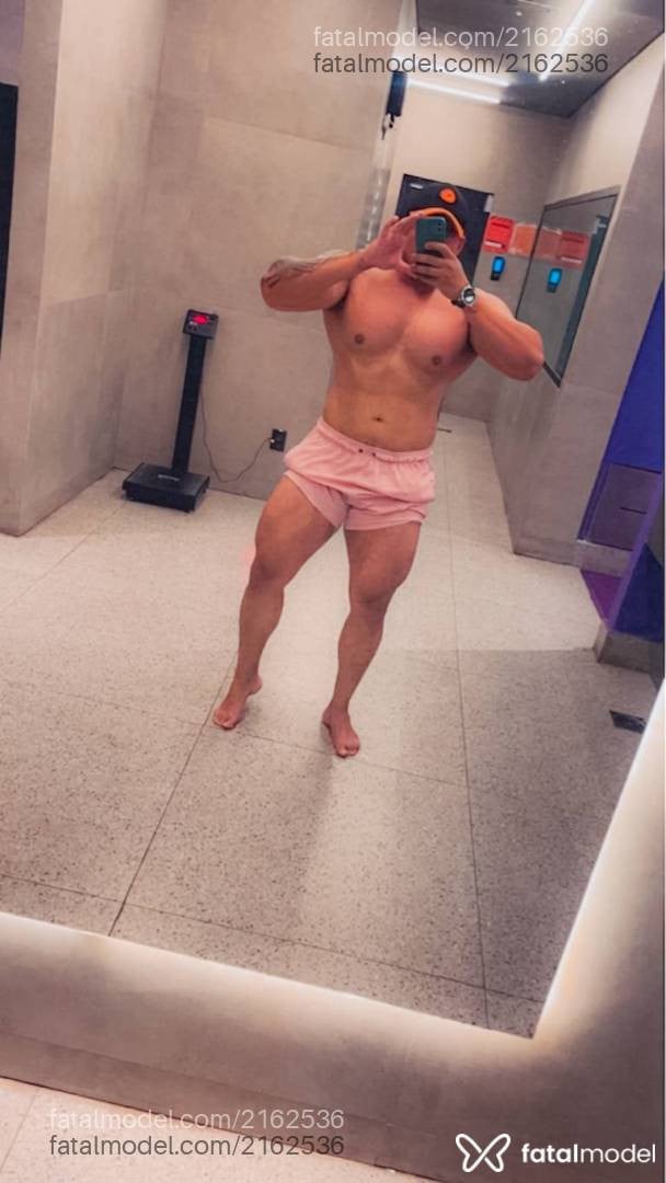Acompanhante homem morena (o) de olhos pretos - Augusto