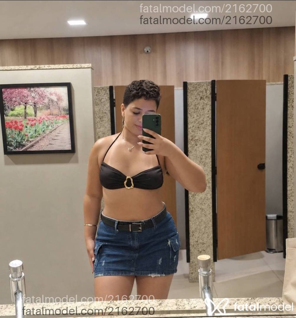 Acompanhante mulher morena (o) de olhos castanhos - Maya