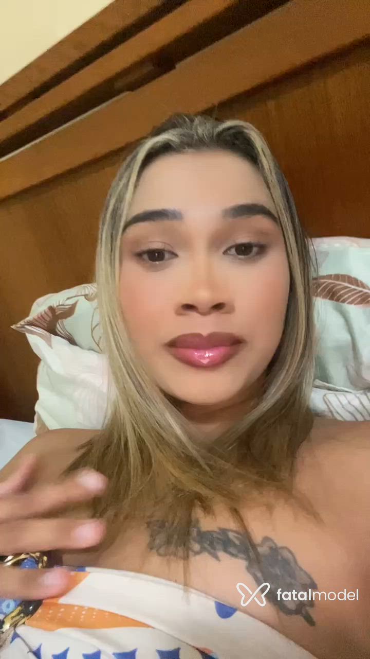 Acompanhante mulher loira (o) de olhos mel - Isabelle