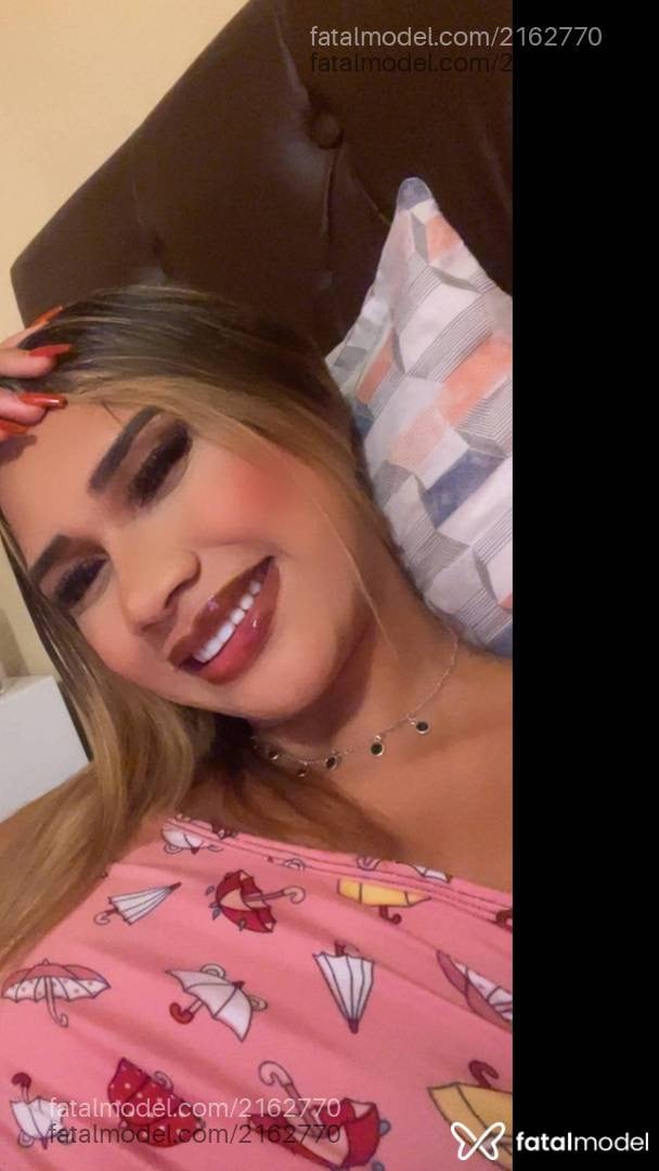 Acompanhante mulher loira (o) de olhos mel - Isabelle