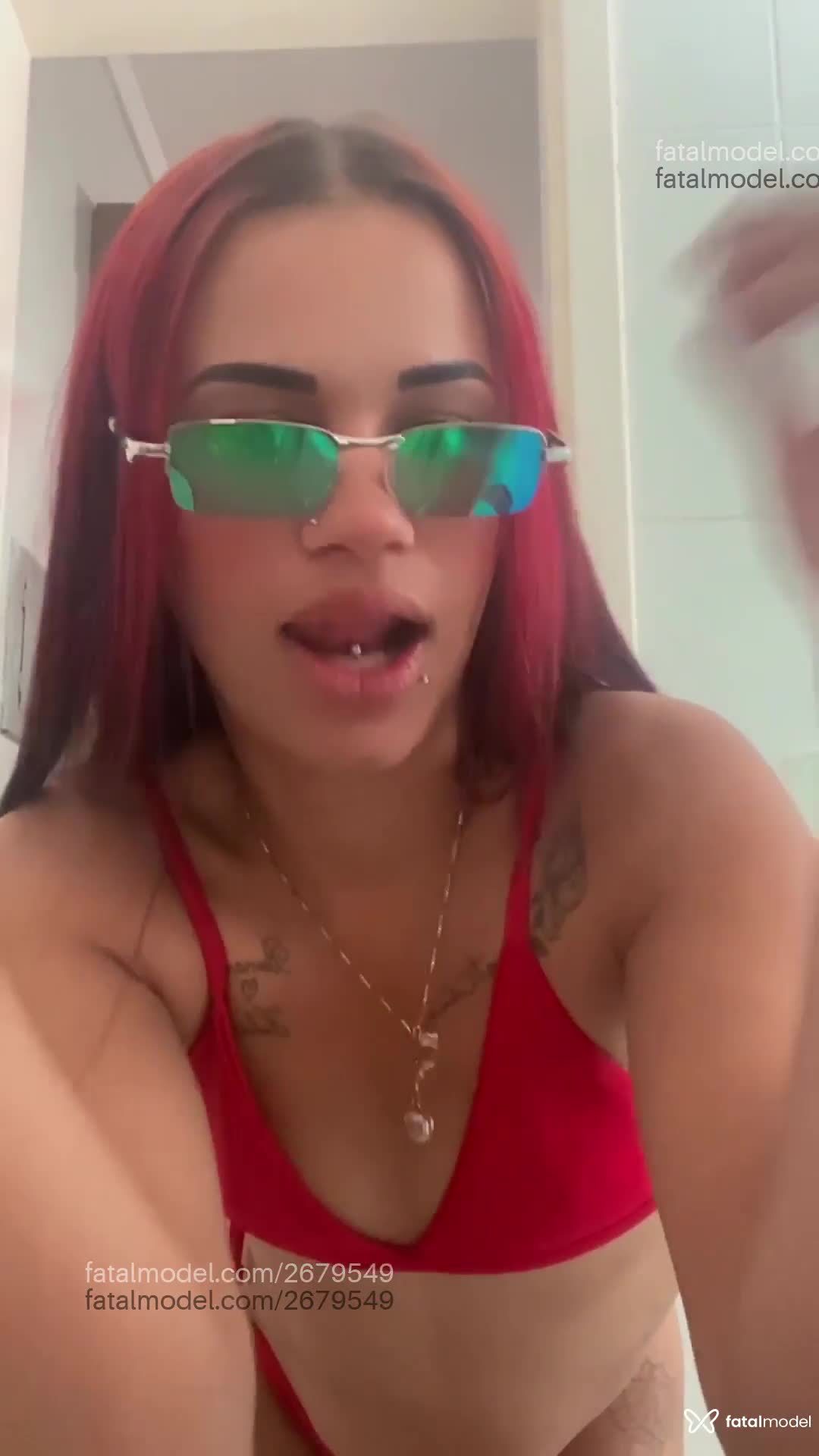 Acompanhante mulher morena (o) de olhos castanhos - Melissa