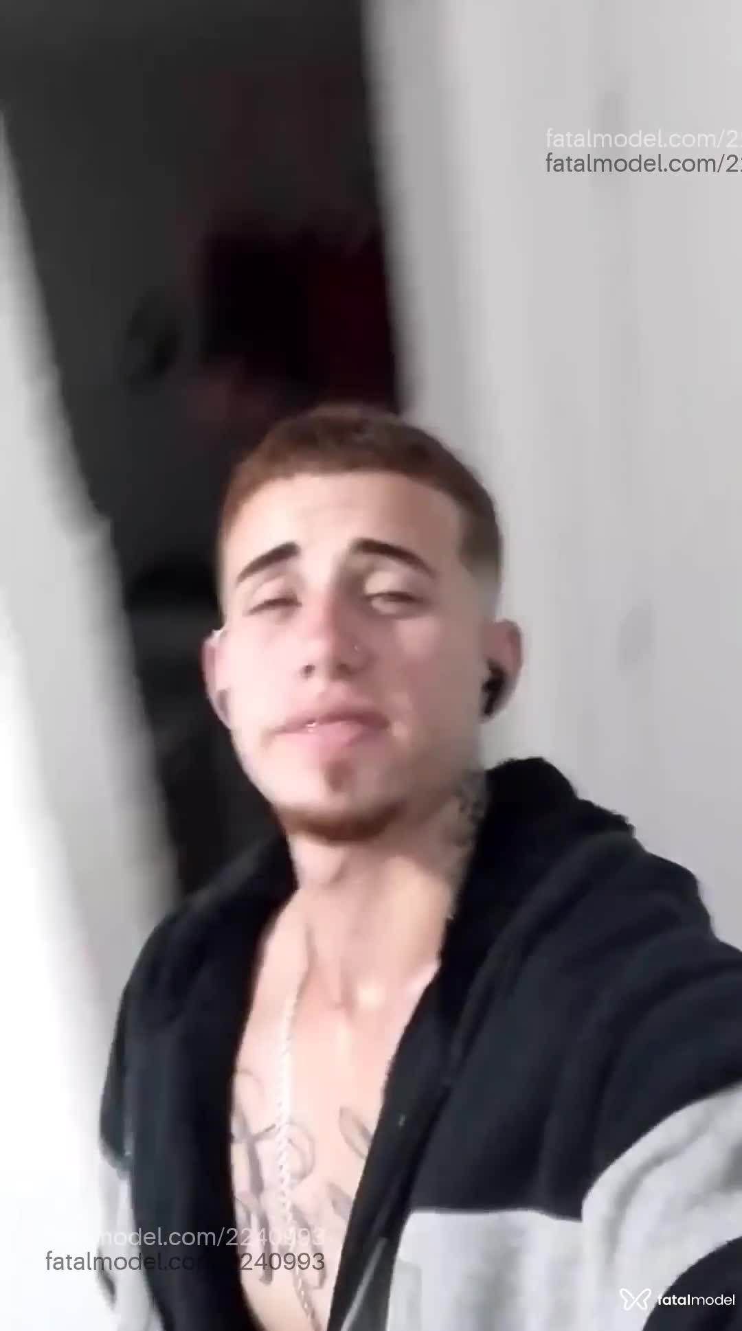 Acompanhante homem ruiva (o) de olhos castanhos em Virtual - Lionell