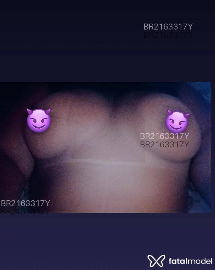 Acompanhante mulher morena (o) de olhos castanhos em Virtual Acompanhante mulher morena (o) de olhos castanhos em Virtual - Letícia