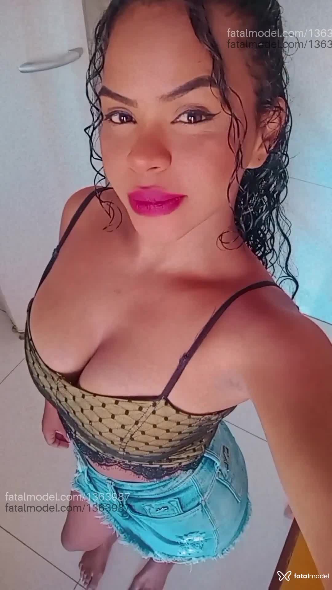 Acompanhante mulher morena (o) de olhos castanhos em Sinop Acompanhante mulher morena (o) de olhos castanhos em Sinop - Camilla
