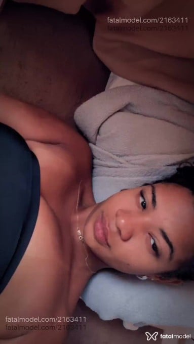 Acompanhante mulher morena (o) de olhos pretos - Penélope
