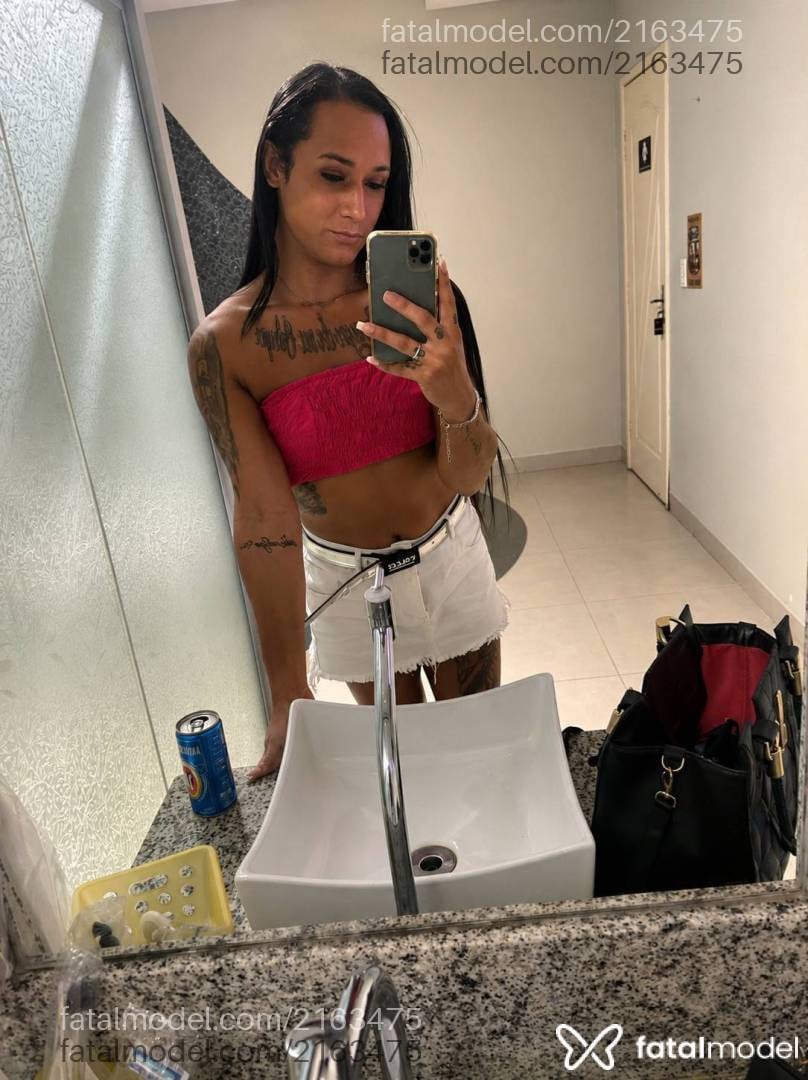 Acompanhante mulher trans morena (o) de olhos castanhos - Mayara Continny