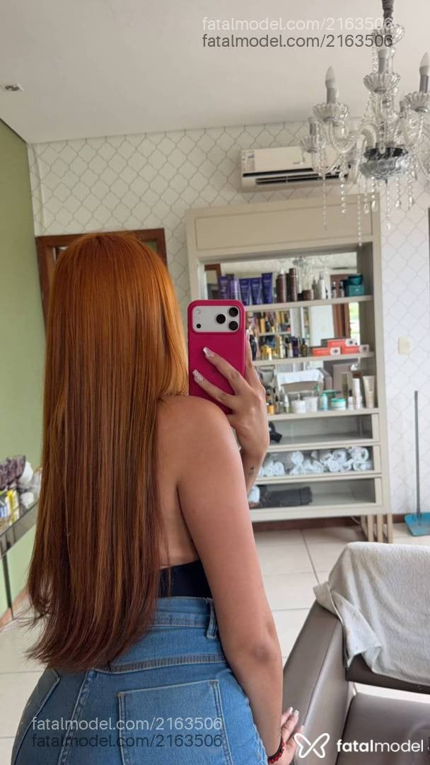 Acompanhante mulher loira (o) de olhos castanhos - Jully Aguiar