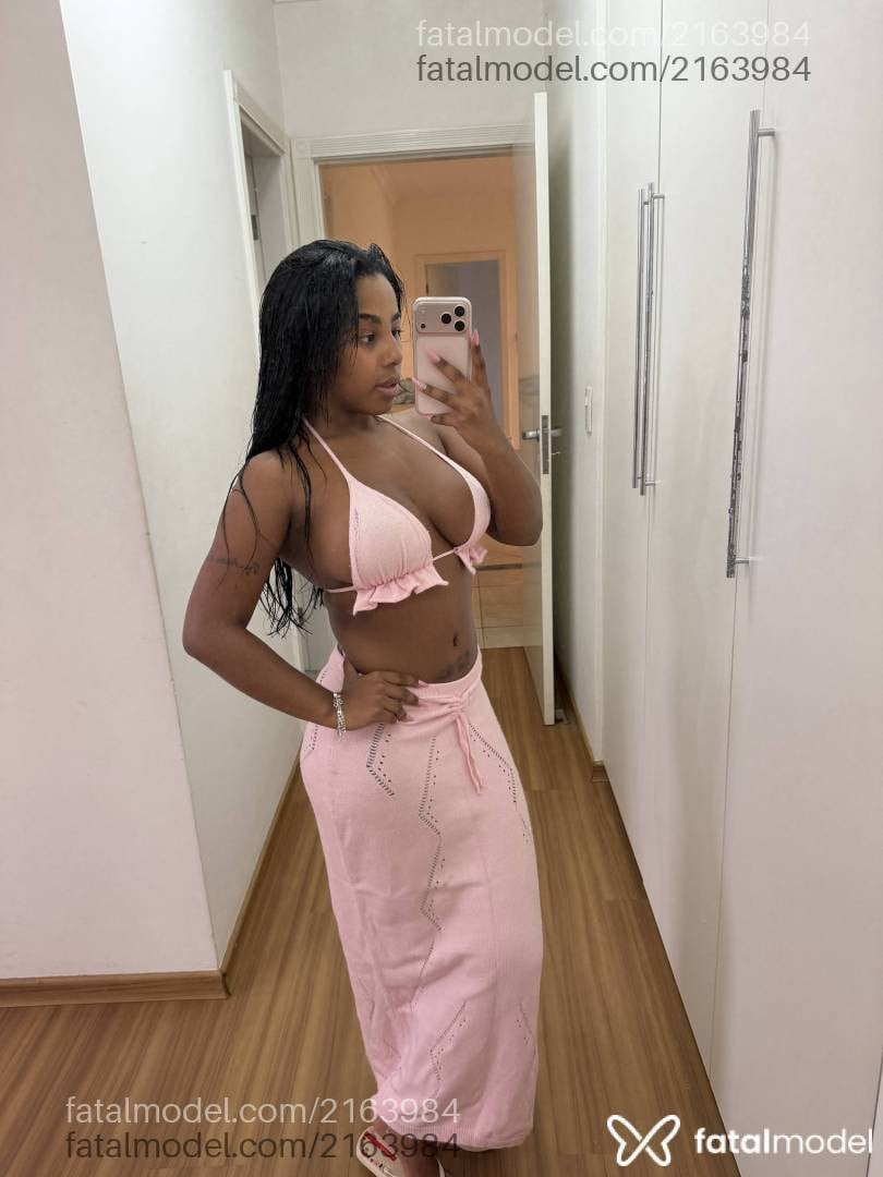 Acompanhante mulher morena (o) de olhos pretos - Carol Morena