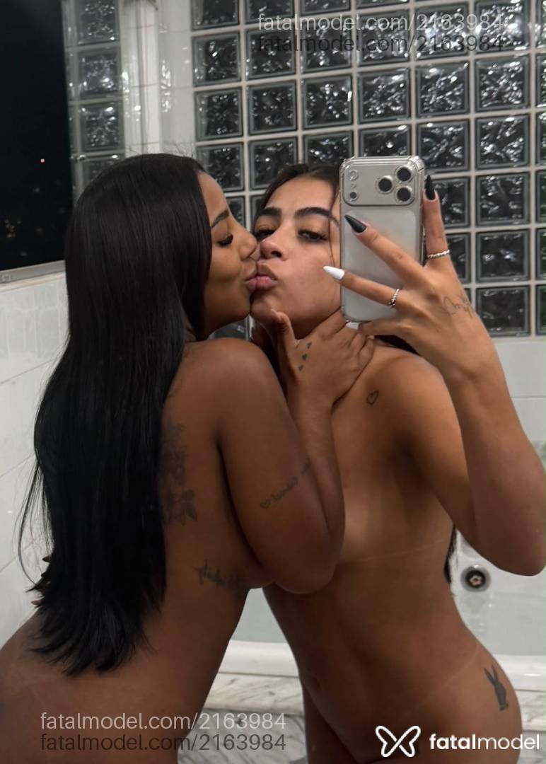 Acompanhante mulher morena (o) de olhos pretos - Carol Morena
