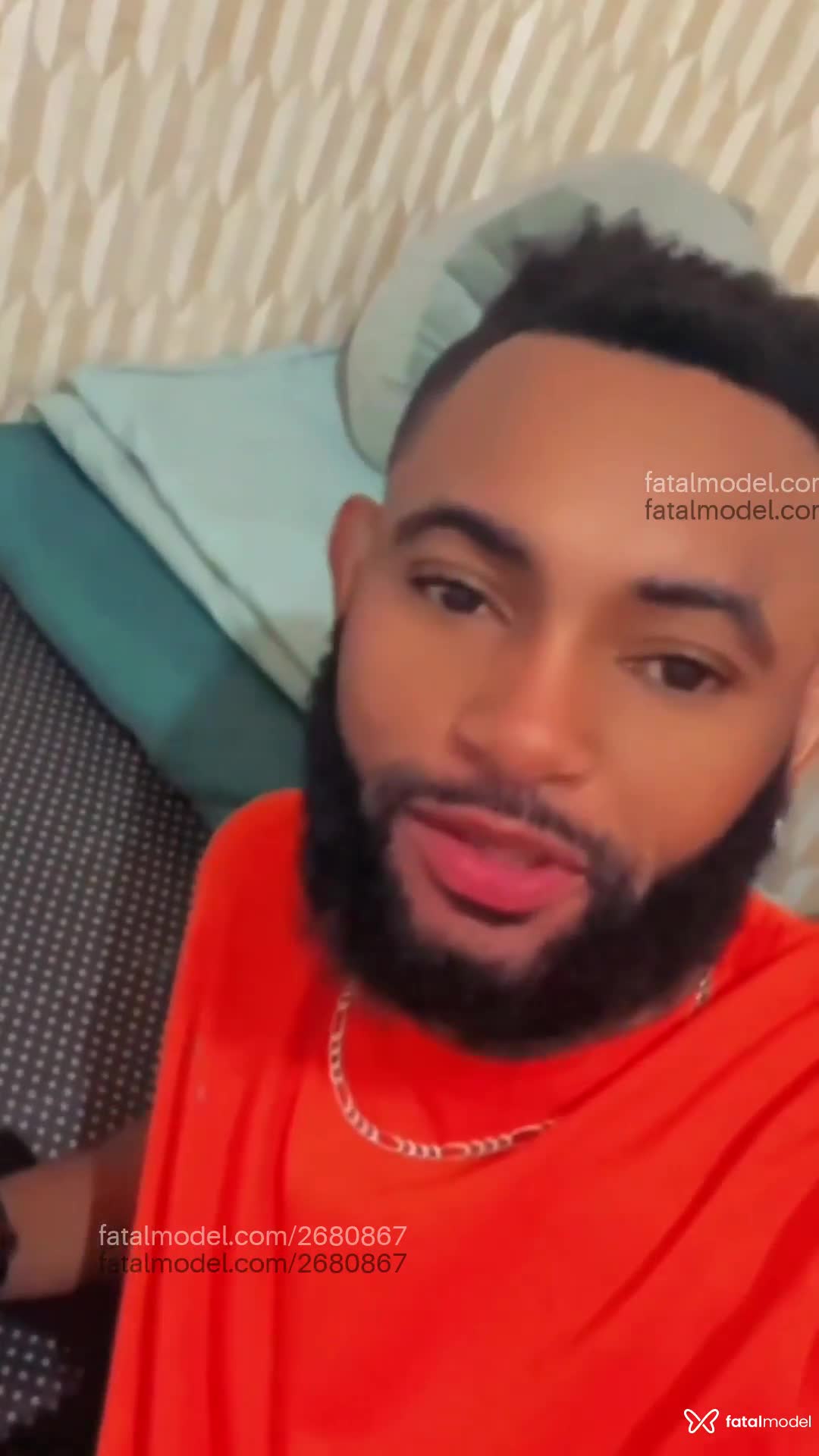 Acompanhante homem sem cabelo de olhos pretos em São Paulo Acompanhante homem sem cabelo de olhos pretos em São Paulo - Brazuca
