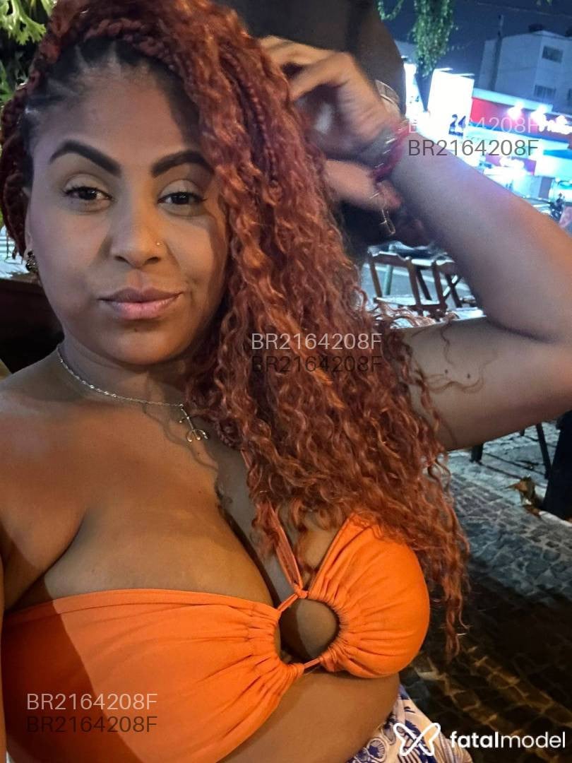 Acompanhante mulher com cabelo castanho de olhos castanhos em Virtual Acompanhante mulher com cabelo castanho de olhos castanhos em Virtual - Prettasens
