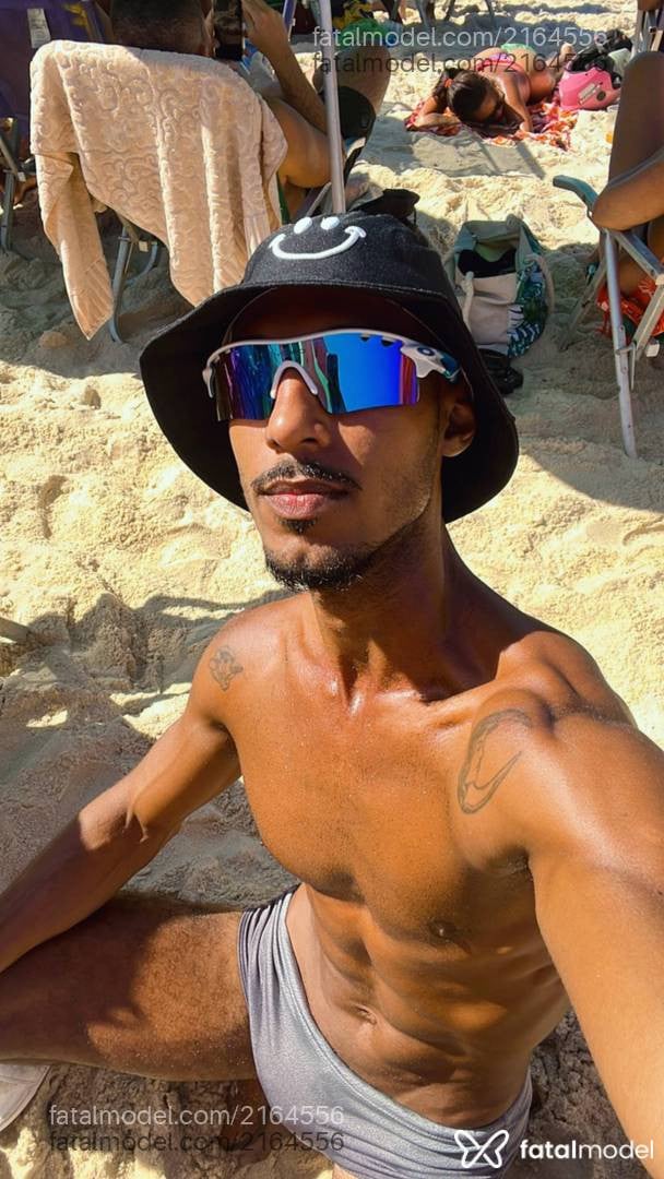 Acompanhante homem morena (o) de olhos castanhos em Rio de Janeiro - Rentboy