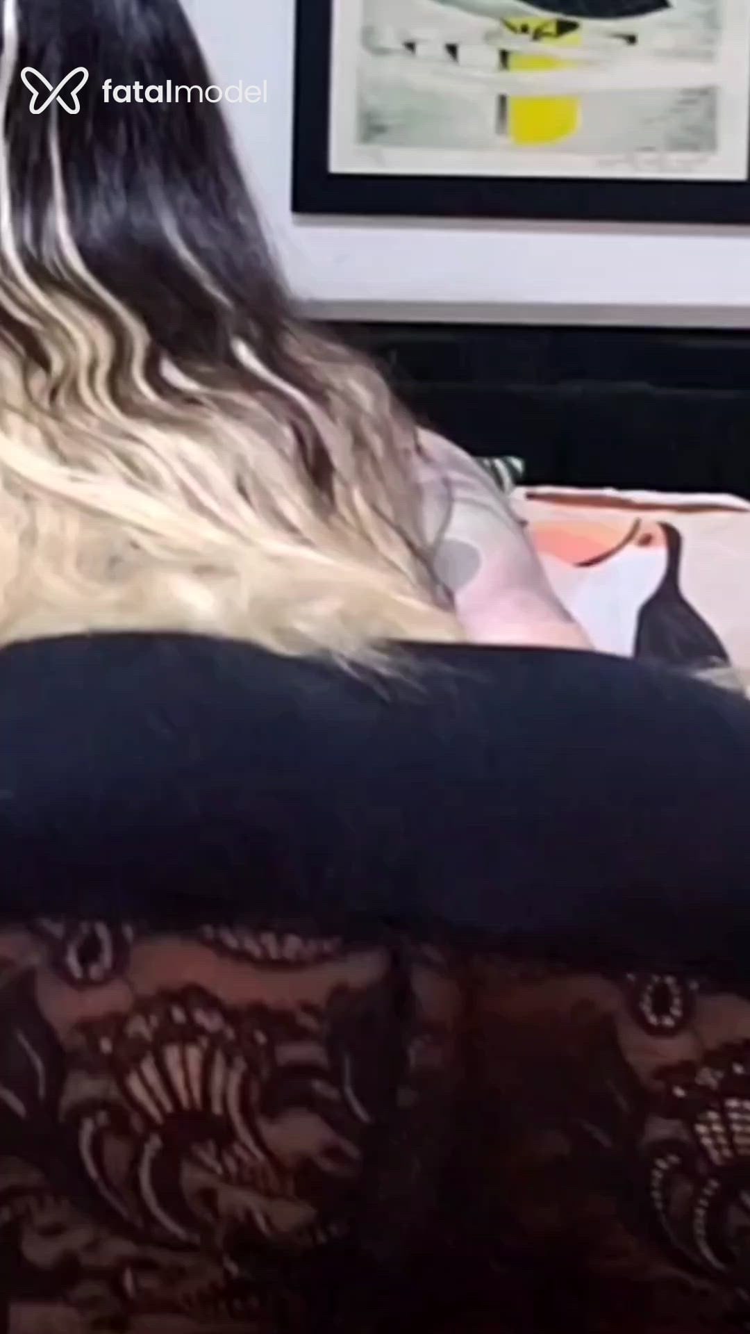 Acompanhante mulher loira (o) de olhos castanhos - Rafaela