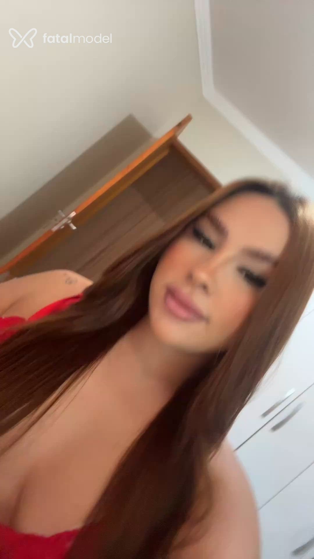 Acompanhante mulher ruiva (o) de olhos mel - Jade