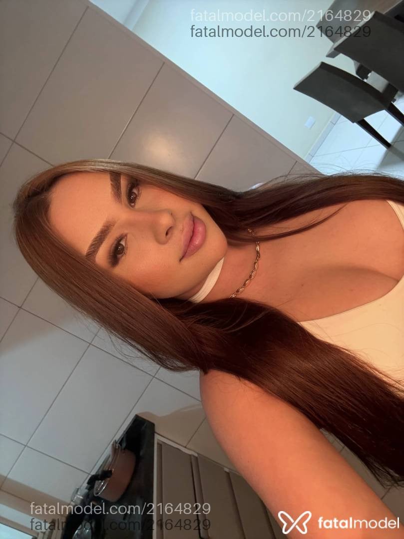 Acompanhante mulher com cabelo castanho de olhos mel em Foz do Iguaçu - Jade