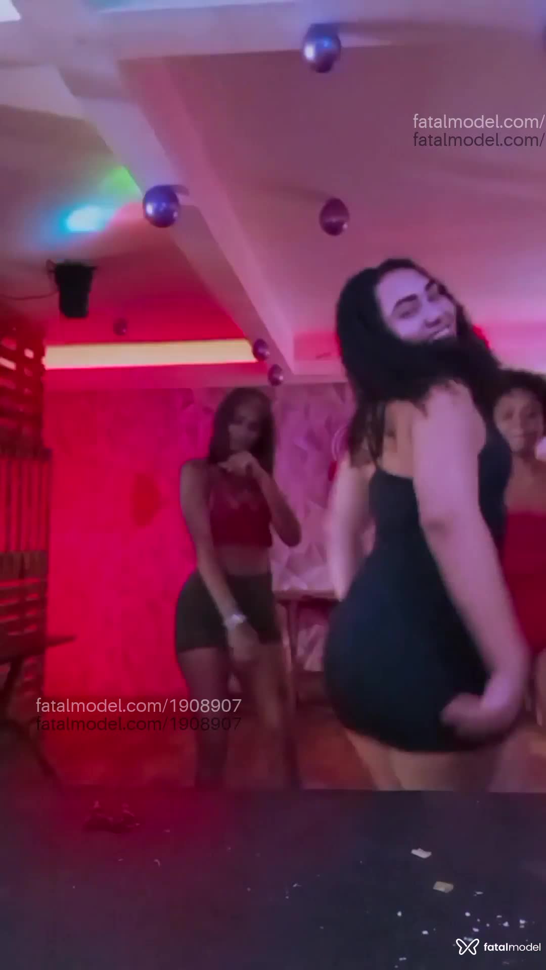 Acompanhante mulher morena (o) de olhos pretos em São Paulo - Jade Martins