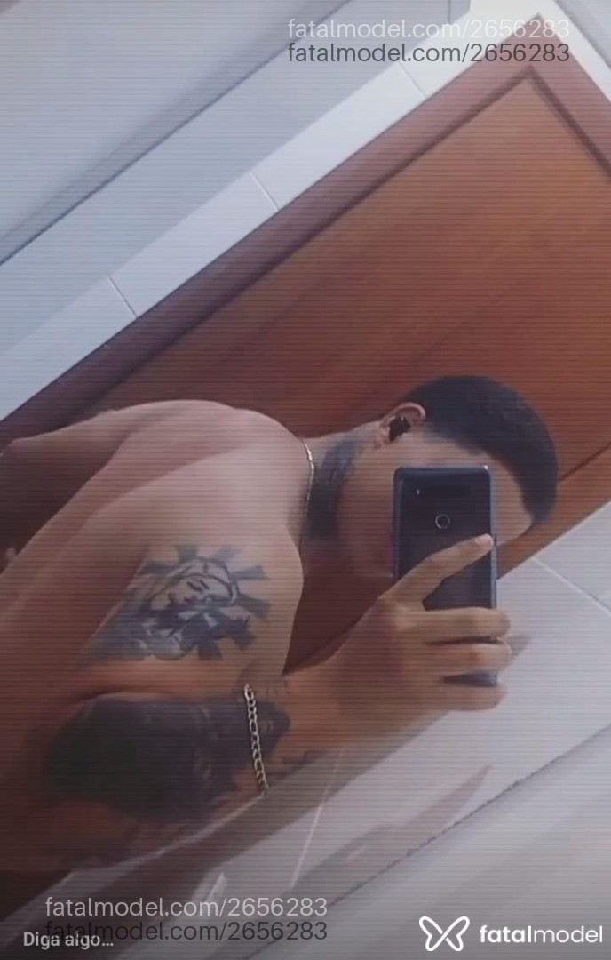 Acompanhante homem morena (o) de olhos verdes em São José - Avila