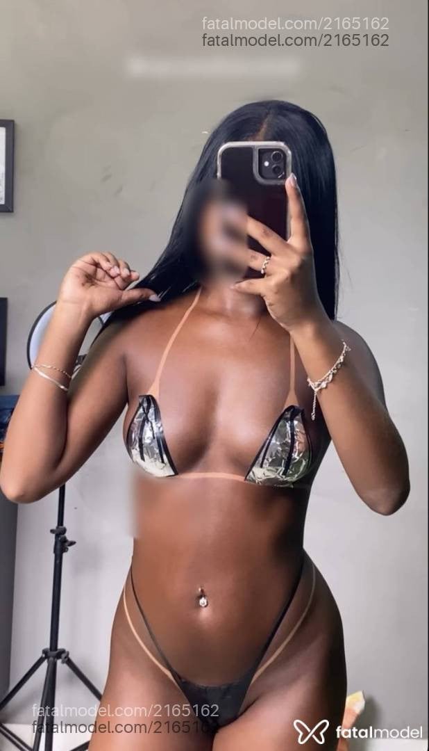 Acompanhante mulher morena (o) de olhos castanhos - Cacau