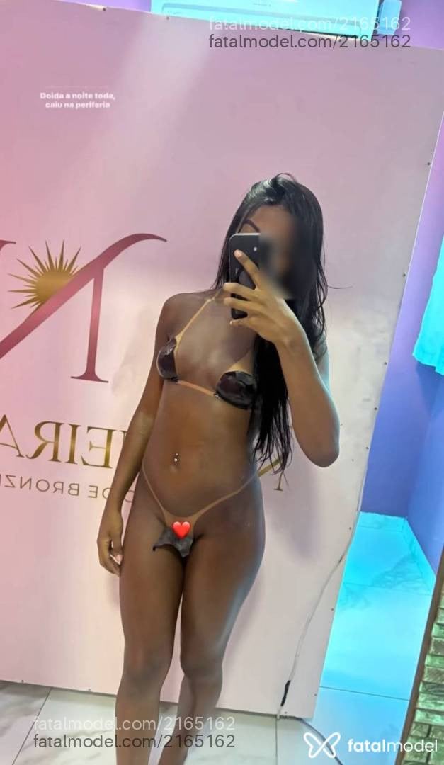 Acompanhante mulher morena (o) de olhos castanhos - Cacau