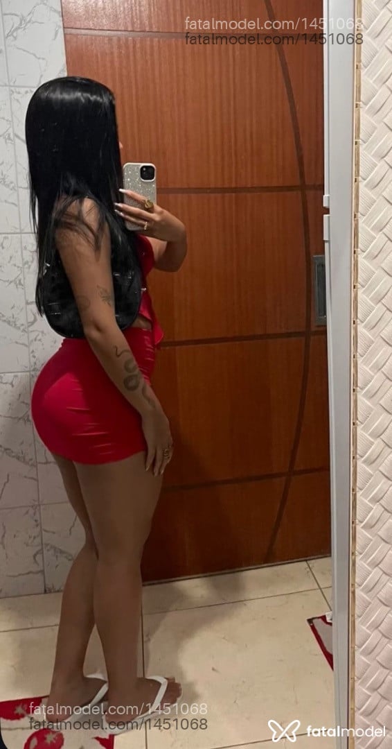 Acompanhante mulher morena (o) de olhos castanhos - Morena Acompanhante mulher morena (o) de olhos castanhos - Morena