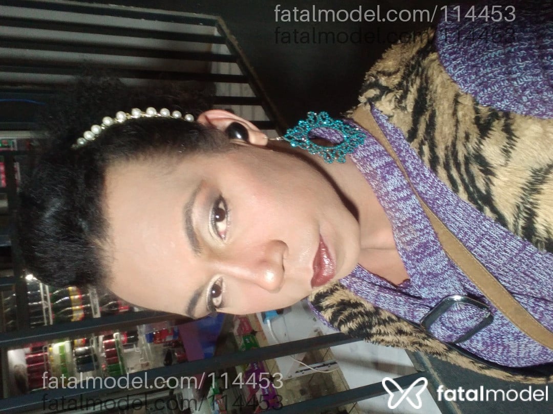 Acompanhante mulher trans com cabelo castanho de olhos castanhos em Santa Cruz do Rio Pardo - Bonecasafada