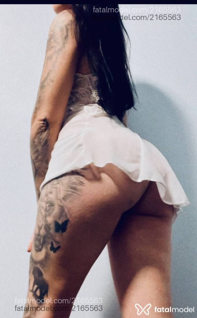Acompanhante mulher com cabelo castanho de olhos castanhos - Alice ferreira