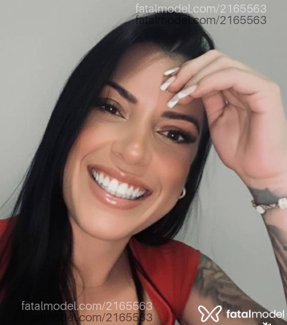 Acompanhante mulher com cabelo castanho de olhos castanhos - Alice ferreira