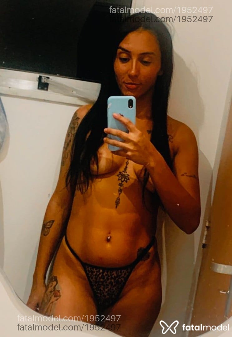 Acompanhante mulher morena (o) de olhos pretos - Mirela Acompanhante mulher morena (o) de olhos pretos - Mirela