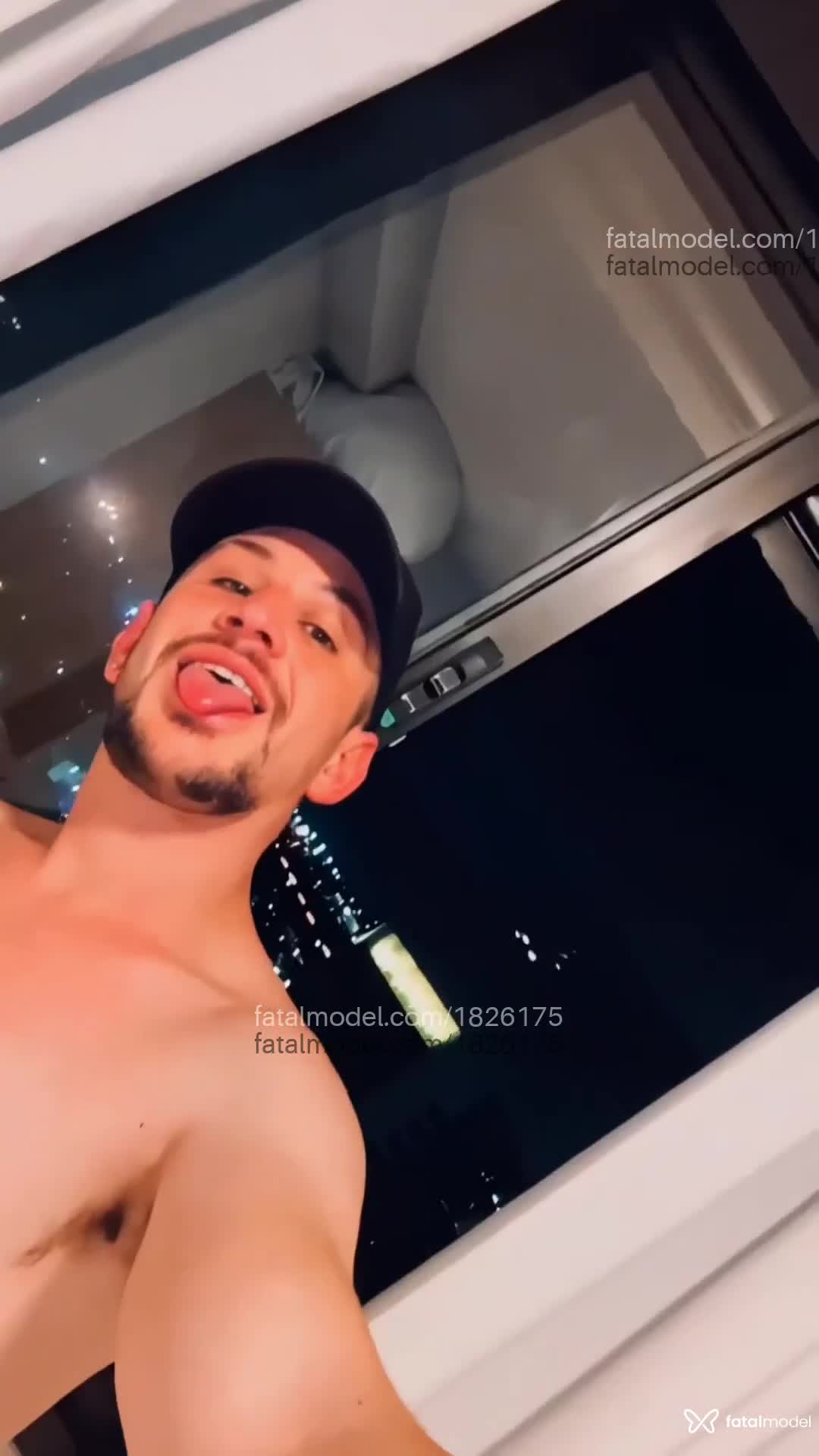 Acompanhante homem com cabelo castanho de olhos castanhos em São Paulo - Lucas Del Monte