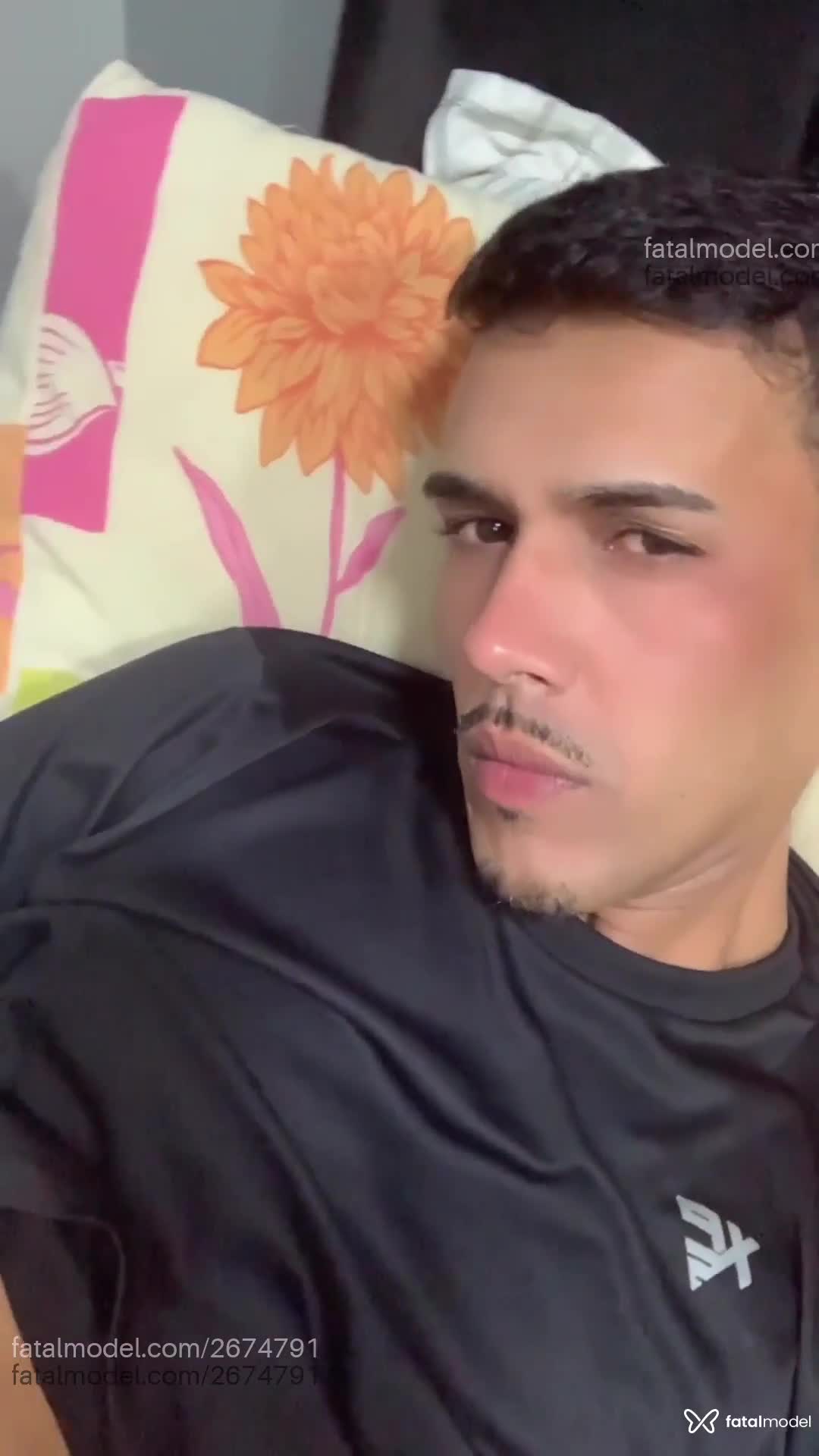 Acompanhante homem morena (o) de olhos castanhos em Curitiba - Matheus