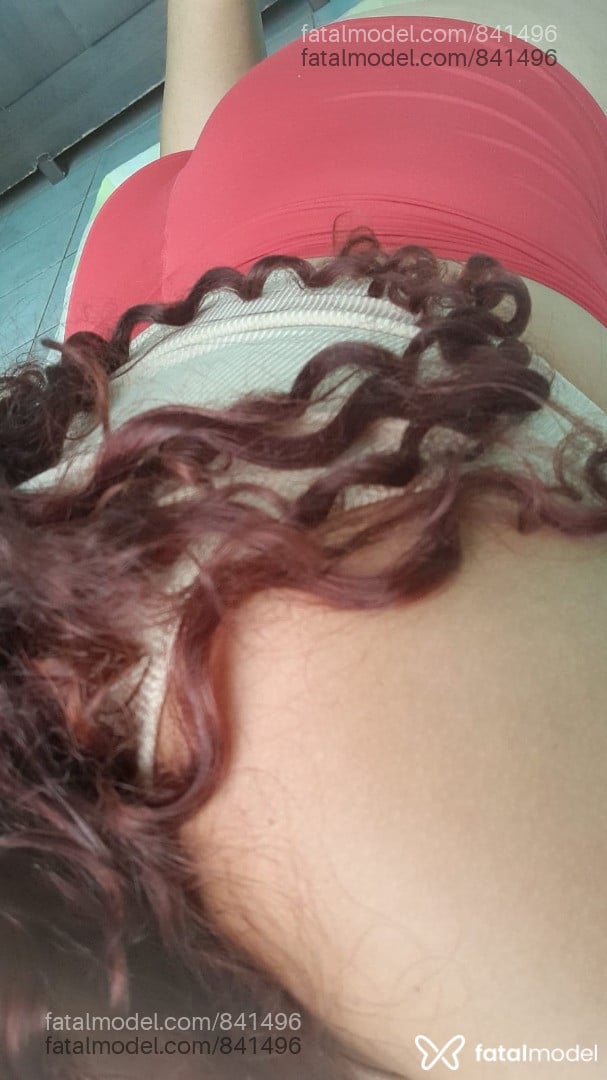 Acompanhante mulher ruiva (o) de olhos castanhos - Mel
