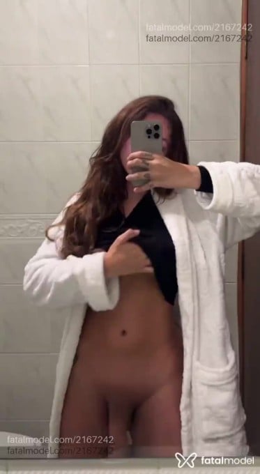 Acompanhante mulher trans com cabelo castanho de olhos mel em Ponta Grossa - Isabela Santos