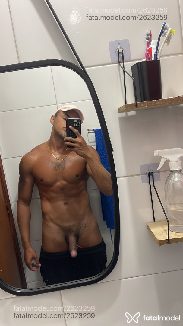 Acompanhante homem com cabelo castanho de olhos mel em Virtual - Vitao