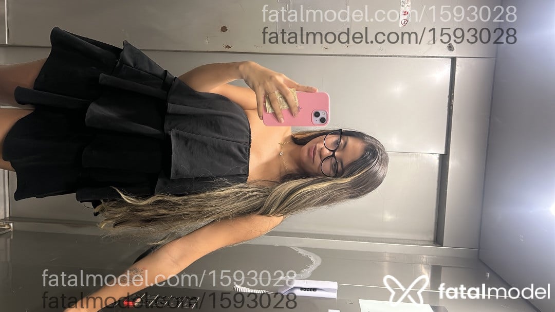 Acompanhante mulher loira (o) de olhos castanhos em São Paulo Acompanhante mulher loira (o) de olhos castanhos em São Paulo - Cat