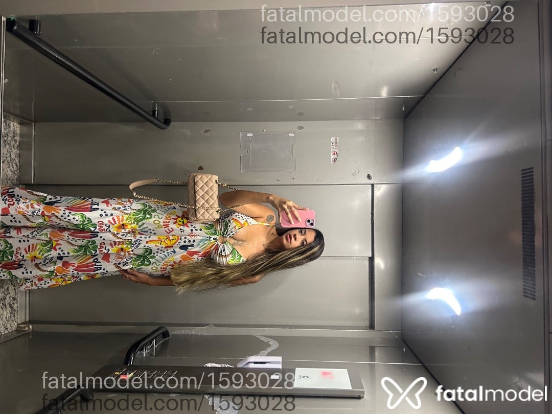 Acompanhante mulher loira (o) de olhos castanhos em São Paulo Acompanhante mulher loira (o) de olhos castanhos em São Paulo - Cat