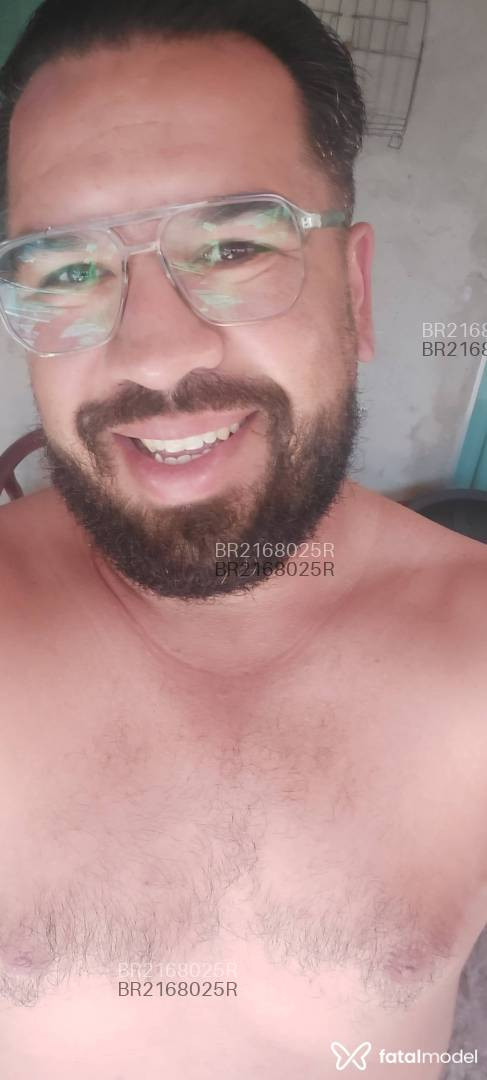 Acompanhante homem com cabelo castanho de olhos castanhos em Belo Horizonte - Rodrigo