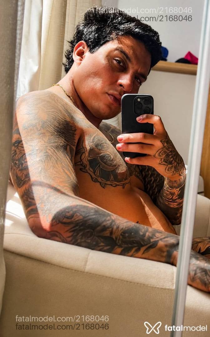 Acompanhante homem morena (o) de olhos castanhos - Murilo