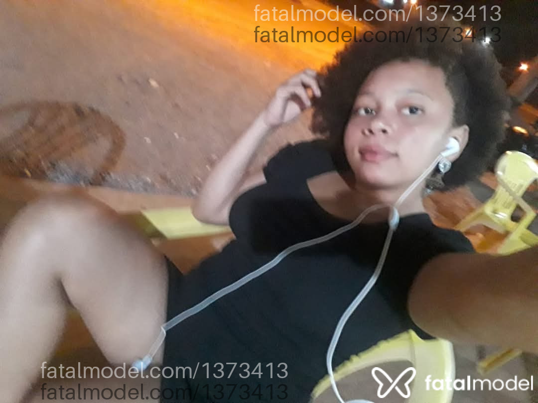 Acompanhante mulher com cabelo castanho de olhos pretos em Sorriso Acompanhante mulher com cabelo castanho de olhos pretos em Sorriso - Valentina