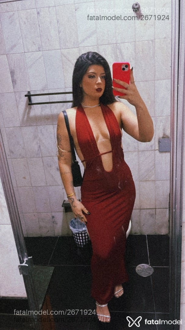 Acompanhante mulher com cabelo castanho de olhos castanhos - Luiza Borges Acompanhante mulher com cabelo castanho de olhos castanhos - Luiza Borges