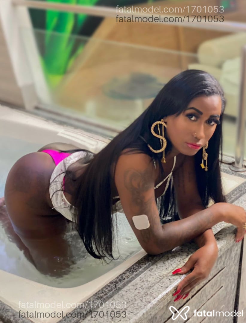 Acompanhante mulher trans morena (o) de olhos castanhos em Santos - Raissa Fortunatto
