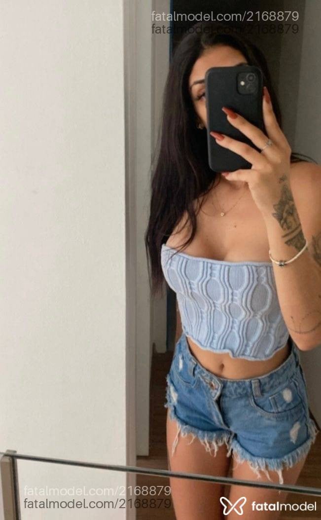Acompanhante mulher morena (o) de olhos castanhos - Marietta