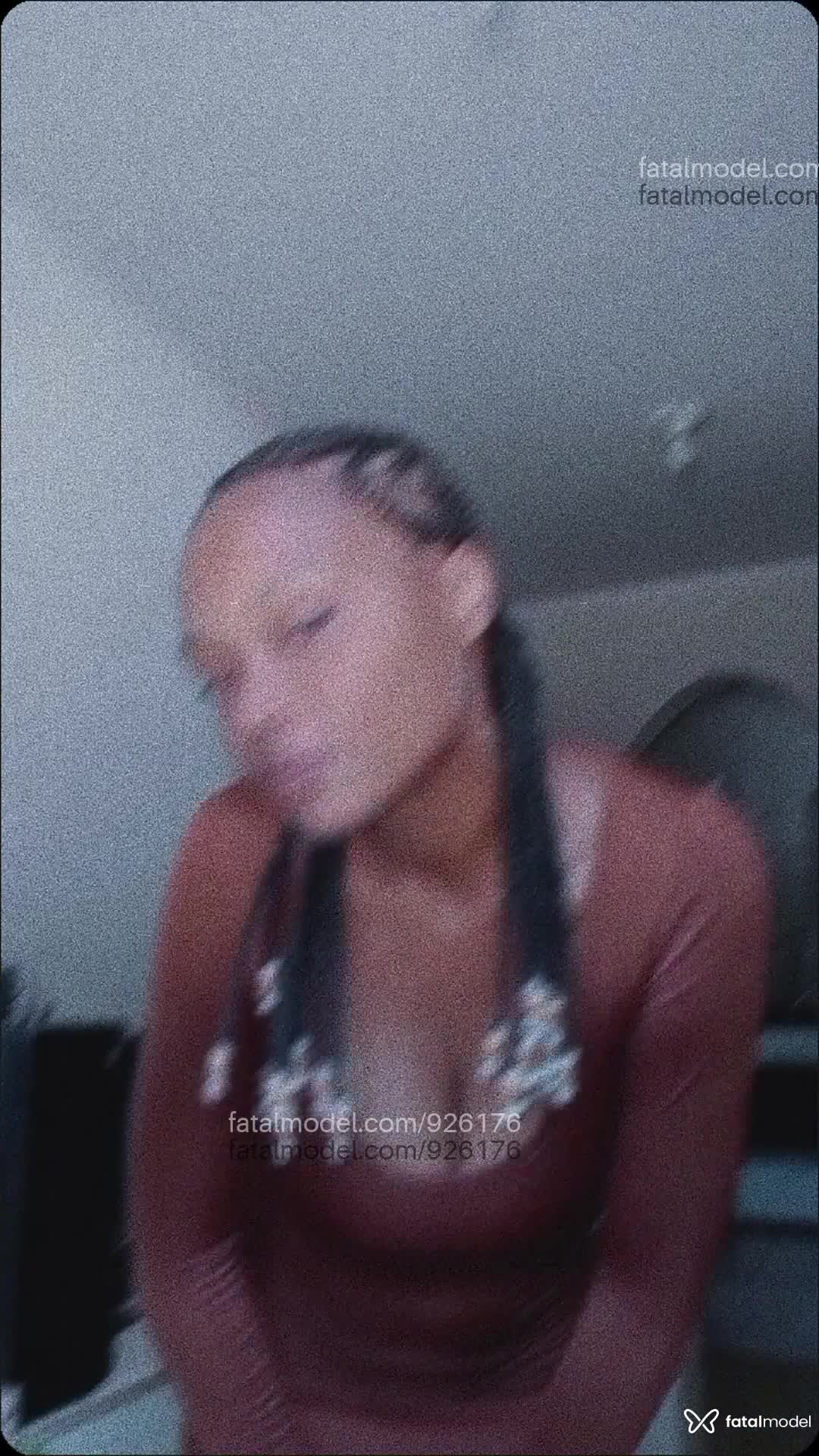 Acompanhante mulher com cabelo castanho de olhos castanhos em Virtual Acompanhante mulher com cabelo castanho de olhos castanhos em Virtual - Ludmila