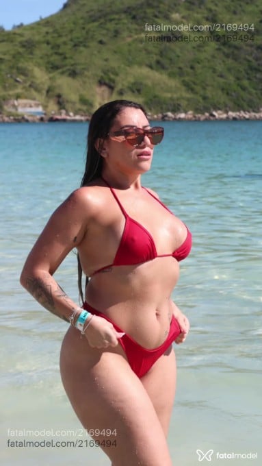 Acompanhante mulher loira (o) de olhos castanhos em Guarapari - Thauane Larissa