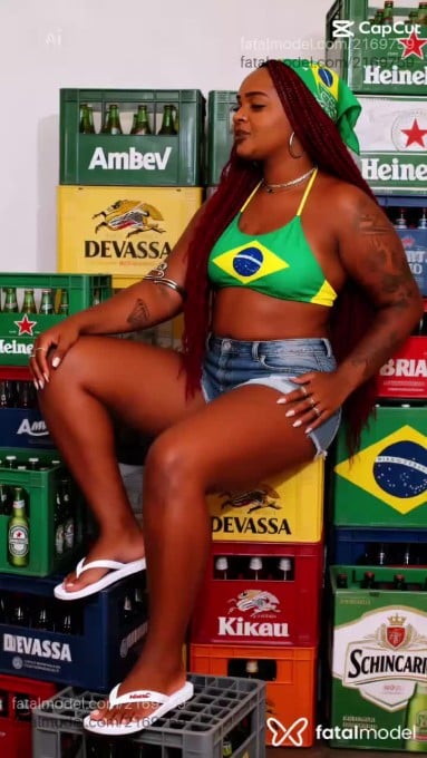 Acompanhante mulher ruiva (o) de olhos castanhos em Rio de Janeiro - Anne Lima