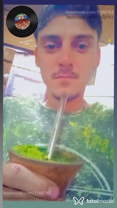 Acompanhante homem com cabelo castanho de olhos castanhos em São Gabriel - Enrik Garcia